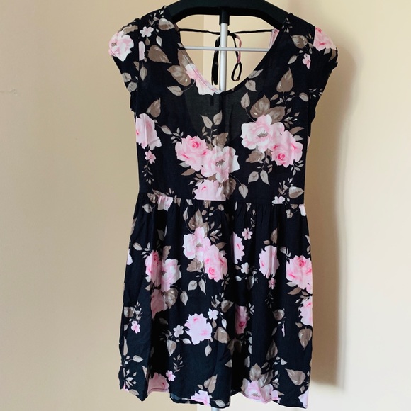 Cute mini dress fluffy and girly summer dress - Picture 4 of 4